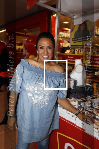 Katwijk 22 maart 2018
Patty Brard opent op+op winkel waar ze haar eigen ondergoed verkopen.