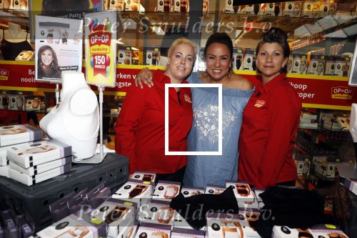 Katwijk 22 maart 2018
Patty Brard opent op+op winkel waar ze haar eigen ondergoed verkopen.