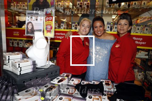 Katwijk 22 maart 2018
Patty Brard opent op+op winkel waar ze haar eigen ondergoed verkopen.