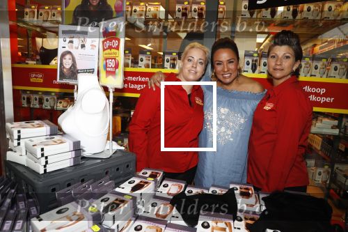 Katwijk 22 maart 2018
Patty Brard opent op+op winkel waar ze haar eigen ondergoed verkopen.