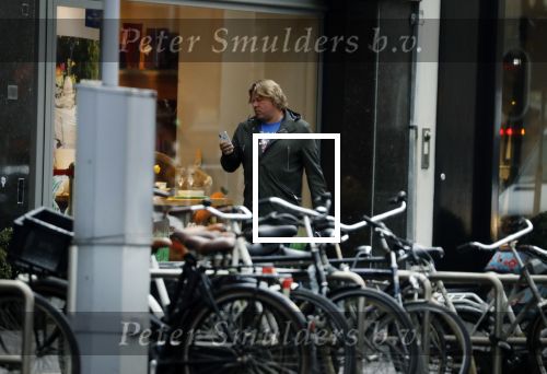 Amsterdam 13 maart 2018 
Robert Jensen gaat sigaren kopen en boodschappen.