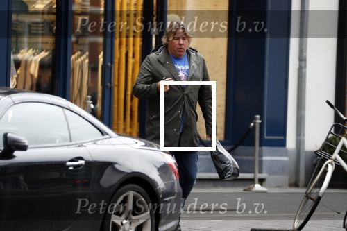 Amsterdam 13 maart 2018 
Robert Jensen gaat sigaren kopen en boodschappen.