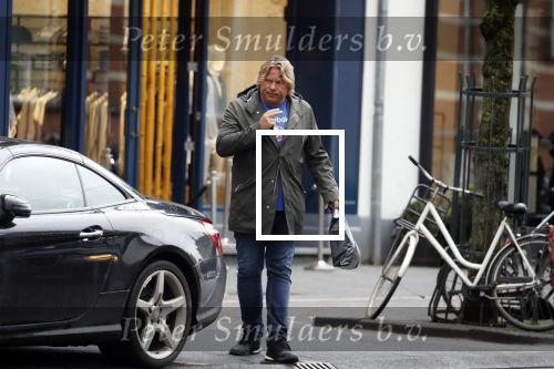 Amsterdam 13 maart 2018 
Robert Jensen gaat sigaren kopen en boodschappen.