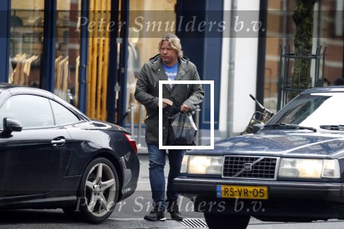 Amsterdam 13 maart 2018 
Robert Jensen gaat sigaren kopen en boodschappen.