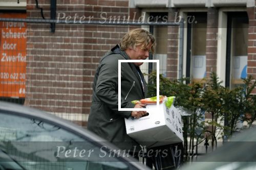 Amsterdam 13 maart 2018 
Robert Jensen gaat sigaren kopen en boodschappen.