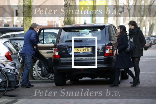 Amsterdam 17 maart 2018 
Robert ten Brink en zijn vrouw Roos en dochter hebben boodschappen gedaan