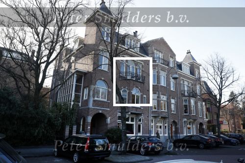 Amsterdam 20 maart 2018 
Rolf Snoeren ( Viktor en Rolf) op de fiets in Amsterdam zuid. Hij rijdt naar zijn villa/huis.