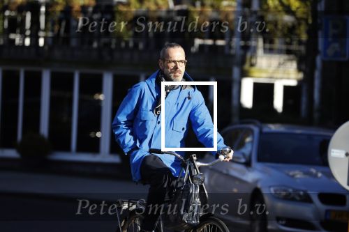 Amsterdam 20 maart 2018 
Rolf Snoeren ( Viktor en Rolf) op de fiets in Amsterdam zuid. Hij rijdt naar zijn villa/huis.