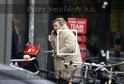 Amsterdam 23 maart 2018 
Saskia Noort doet boodschappen in Amsterdam