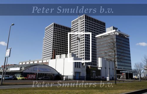 Rotterdam 20 maart 2018
Presentatie van ve woontorens met de naam THE LEE TOWERS in Rotterdam. Het is een project van Lee Foolen Tom Foolen Marc Reijs en Tom Bakkers.
Lee Towers en zijn vrouw Laura waren natuurlijk aanwezig.