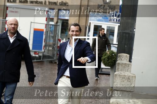 Den Haag 12 maart 2018
Fractievoorzitters Klaas Dijkhoff (VVD), Jesse Klaver (Groen Links), Lilian Marijnissen (SP) en Thierry Baudet (FvD) zijn met elkaar in gesprek in het Libelle Nieuwscafe ( Dudok)