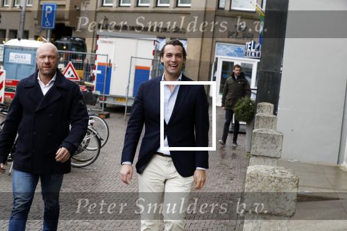 Den Haag 12 maart 2018
Fractievoorzitters Klaas Dijkhoff (VVD), Jesse Klaver (Groen Links), Lilian Marijnissen (SP) en Thierry Baudet (FvD) zijn met elkaar in gesprek in het Libelle Nieuwscafe ( Dudok)