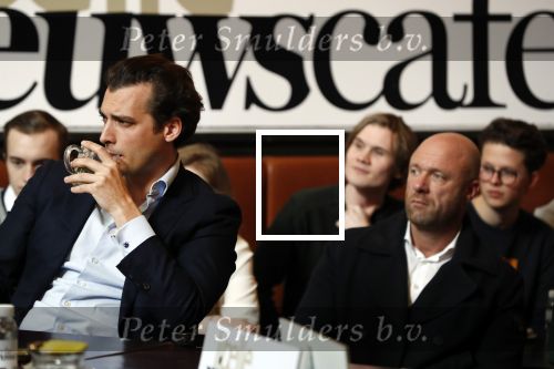 Den Haag 12 maart 2018
Fractievoorzitters Klaas Dijkhoff (VVD), Jesse Klaver (Groen Links), Lilian Marijnissen (SP) en Thierry Baudet (FvD) zijn met elkaar in gesprek in het Libelle Nieuwscafe ( Dudok)