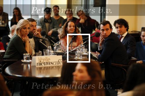 Den Haag 12 maart 2018
Fractievoorzitters Klaas Dijkhoff (VVD), Jesse Klaver (Groen Links), Lilian Marijnissen (SP) en Thierry Baudet (FvD) zijn met elkaar in gesprek in het Libelle Nieuwscafe ( Dudok)