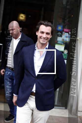 Den Haag 12 maart 2018
Fractievoorzitters Klaas Dijkhoff (VVD), Jesse Klaver (Groen Links), Lilian Marijnissen (SP) en Thierry Baudet (FvD) zijn met elkaar in gesprek in het Libelle Nieuwscafe ( Dudok)