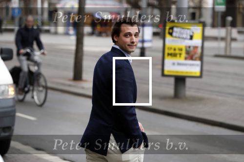 Den Haag 12 maart 2018
Fractievoorzitters Klaas Dijkhoff (VVD), Jesse Klaver (Groen Links), Lilian Marijnissen (SP) en Thierry Baudet (FvD) zijn met elkaar in gesprek in het Libelle Nieuwscafe ( Dudok)