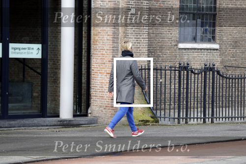Amsterdam 3 april 2018
Thijs Romer met telefoon op straat
