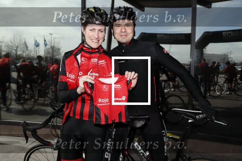 Ridderkerk 30 maart 2018
Presentatie sterren fiets team bij motel v d Valk Ridderkerk. Vera Koedooder met vriend zwanger
