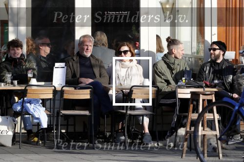 Amsterdam 24 april 2019
Bert Kuizenga en zijn vrouw op terras.
