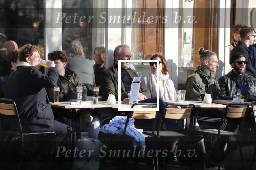 Amsterdam 24 april 2019
Bert Kuizenga en zijn vrouw op terras.