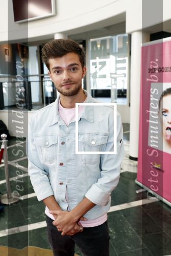 Hoorn 24 maart 2019
Premiere Pip Pellens in schouwburg van Zaandam. Buddy Vedder voor rtl boulevard