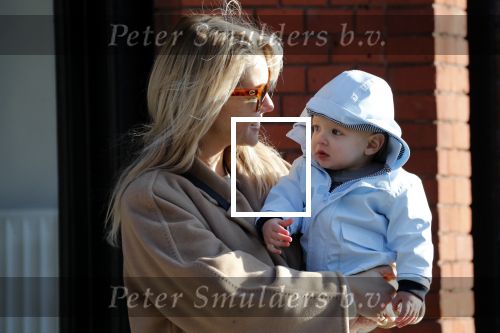 Amsterdam 24 maart 2019
Chantal Janzen en haar man Marco Geeratz en hun kinderen op terras en Amsterdam zuid.