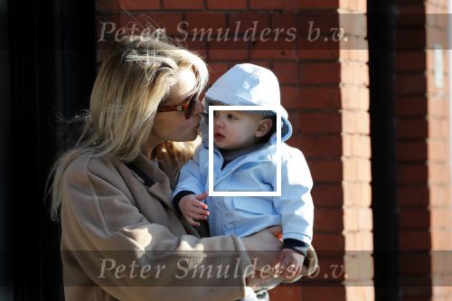 Amsterdam 24 maart 2019
Chantal Janzen en haar man Marco Geeratz en hun kinderen op terras en Amsterdam zuid.