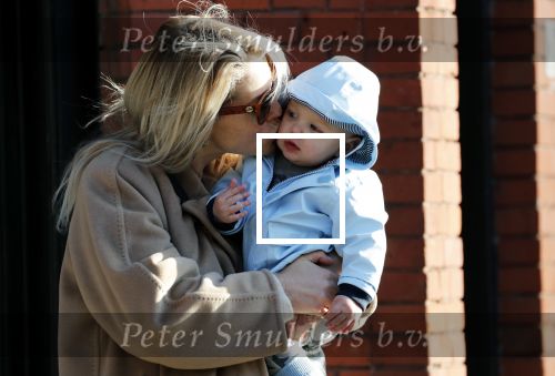 Amsterdam 24 maart 2019
Chantal Janzen en haar man Marco Geeratz en hun kinderen op terras en Amsterdam zuid.