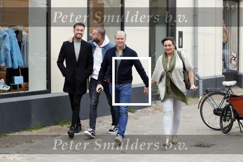 Amsterdam 26 maart 2019
Vandaag is de eerste dag ven de opnames voor een nieuwe soap over 
Dave Roelvink Donny Roelvink Dries Roelvink en Honoria Roelvink