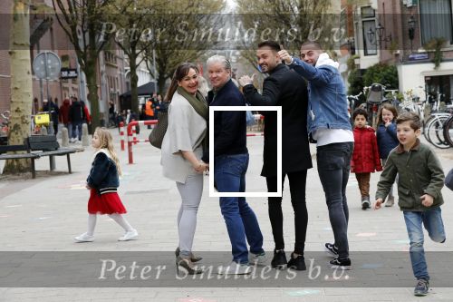 Amsterdam 26 maart 2019
Vandaag is de eerste dag ven de opnames voor een nieuwe soap over
Dave Roelvink Donny Roelvink Dries Roelvink en Honoria Roelvink