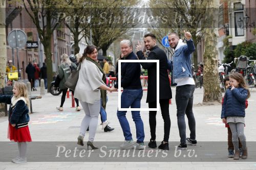 Amsterdam 26 maart 2019
Vandaag is de eerste dag ven de opnames voor een nieuwe soap over
Dave Roelvink Donny Roelvink Dries Roelvink en Honoria Roelvink