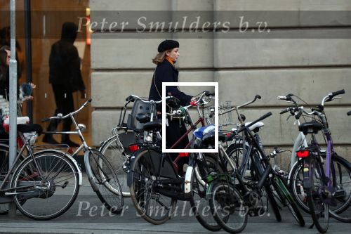 Amsterdam 22 maart 2019
Georgina Verbaan op straat met haar fiets.