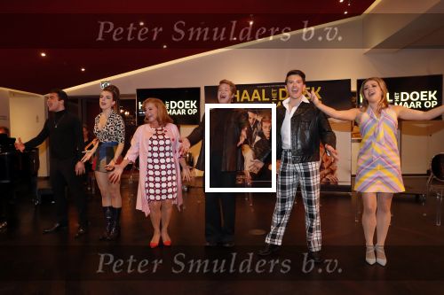 Amsterdam 25 maart 2019
Julia Berendse, Dook van Dijck, Mariska van Kolck, Tony Neef, Willemijn Maandag en Jordy van Loon bij de perspresentatie van de musical Haal het doek maar op in het DeLaMar Theater in Amsterdam