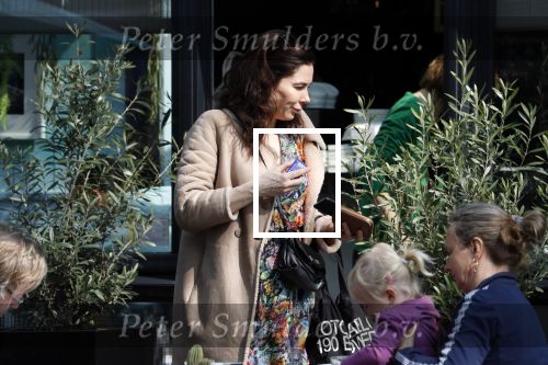 Amsterdam 30 maart 2019
Daniel de Ridder en zijn vriendin Halina Reijn op terras en op de beethovenstraat.