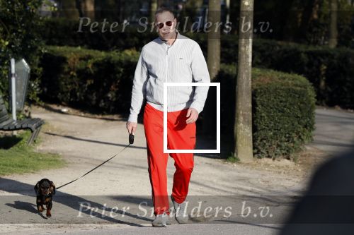 Amsterdam 24 april 2019
Hans Kesting met zijn hond in het vondelpark.