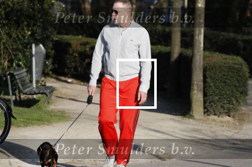 Amsterdam 24 april 2019
Hans Kesting met zijn hond in het vondelpark.