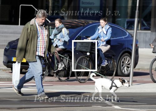Amsterdam 1 april 2019
Hans v d Togt met zijn hondje op terras en aan het wandelen.