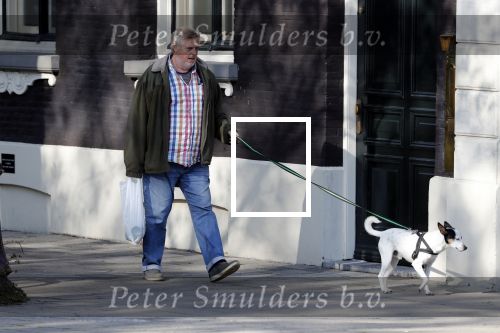 Amsterdam 1 april 2019
Hans v d Togt met zijn hondje op terras en aan het wandelen.