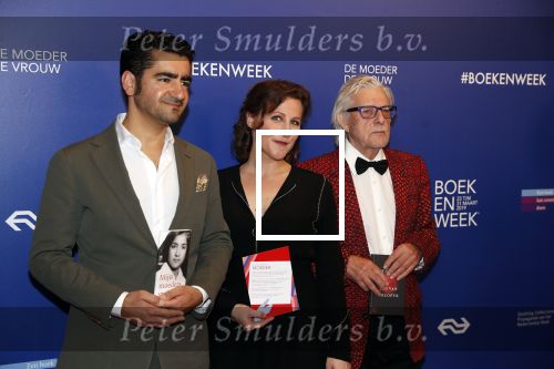Amsterdam 22 maart 2019
Boekenbal in de amsterdamse schouwburg. Murat Isik, schrijver van het Boekenweekessay, Esther Naomi Perquin, schrijfster van het Boekenweekgedicht en schrijver van het Boekenweekgeschenk Jan Siebelink