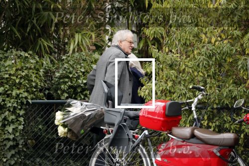 Amsterdam 26 maart 2019
Jeroen en Herma Krabbe in hun biro onderweg naar hun zoon Martijn Krabbe die jarig is.