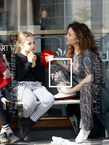 Amsterdam 30 maart 2019
Katja Schuurman eet ijsje met haar dochter Sammie en neefje Chico Toonen ( dochter Birgit Schuurman en ex man Arne Toonen)