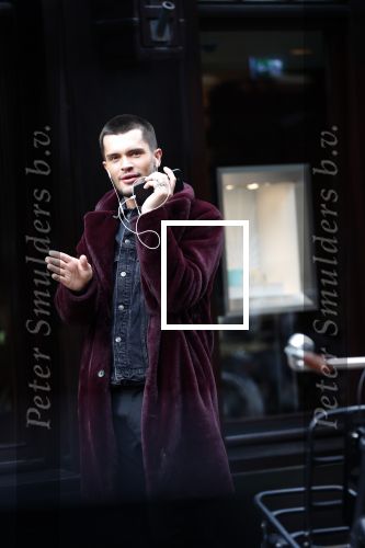 Amsterdam 26 maart 2019
Koen Kardashian bellend op de pc hooftstraat.