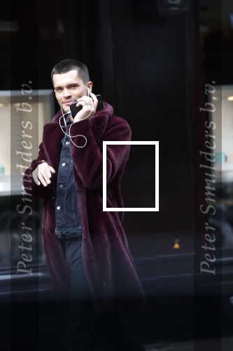 Amsterdam 26 maart 2019
Koen Kardashian bellend op de pc hooftstraat.