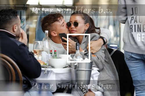 Amsterdam 24 maart 2019
Jorik Lil Kleine met zijn vriendin Jaimie Vaes op terras bij George.