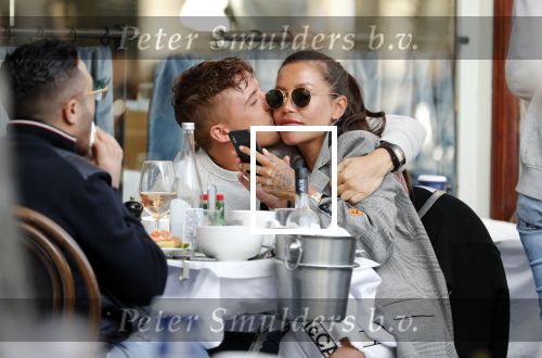 Amsterdam 24 maart 2019
Jorik Lil Kleine met zijn vriendin Jaimie Vaes op terras bij George.