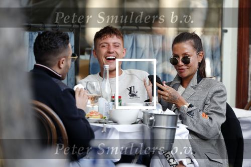 Amsterdam 24 maart 2019
Jorik Lil Kleine met zijn vriendin Jaimie Vaes op terras bij George.