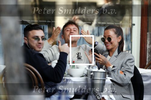 Amsterdam 24 maart 2019
Jorik Lil Kleine met zijn vriendin Jaimie Vaes op terras bij George.
