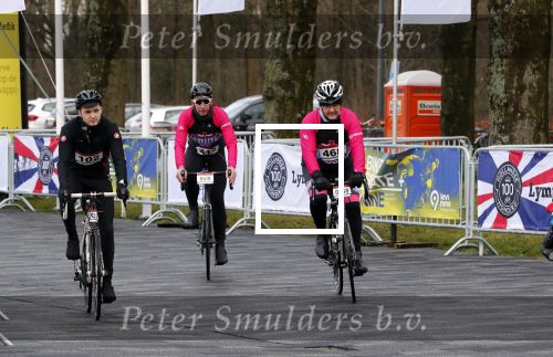 Heerenveen 17 maart 2019
De hollandse 100 voor de stichting lymphe&Co in Thialf.
Maxim Froger en Rene Froger op de racefiets