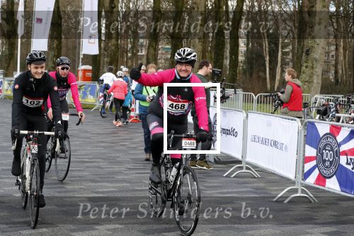 Heerenveen 17 maart 2019
De hollandse 100 voor de stichting lymphe&Co in Thialf.
Maxim Froger en Rene Froger op de racefiets