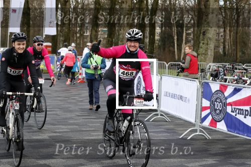 Heerenveen 17 maart 2019
De hollandse 100 voor de stichting lymphe&Co in Thialf.
Maxim Froger en Rene Froger op de racefiets